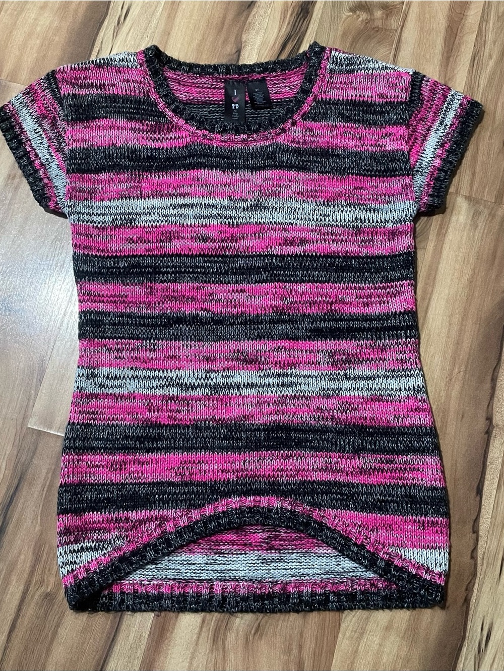 I Love By Boy Meets Girl Knit Top - Short Sleeve High-Low Hem Tunic Y2K Vibes SM